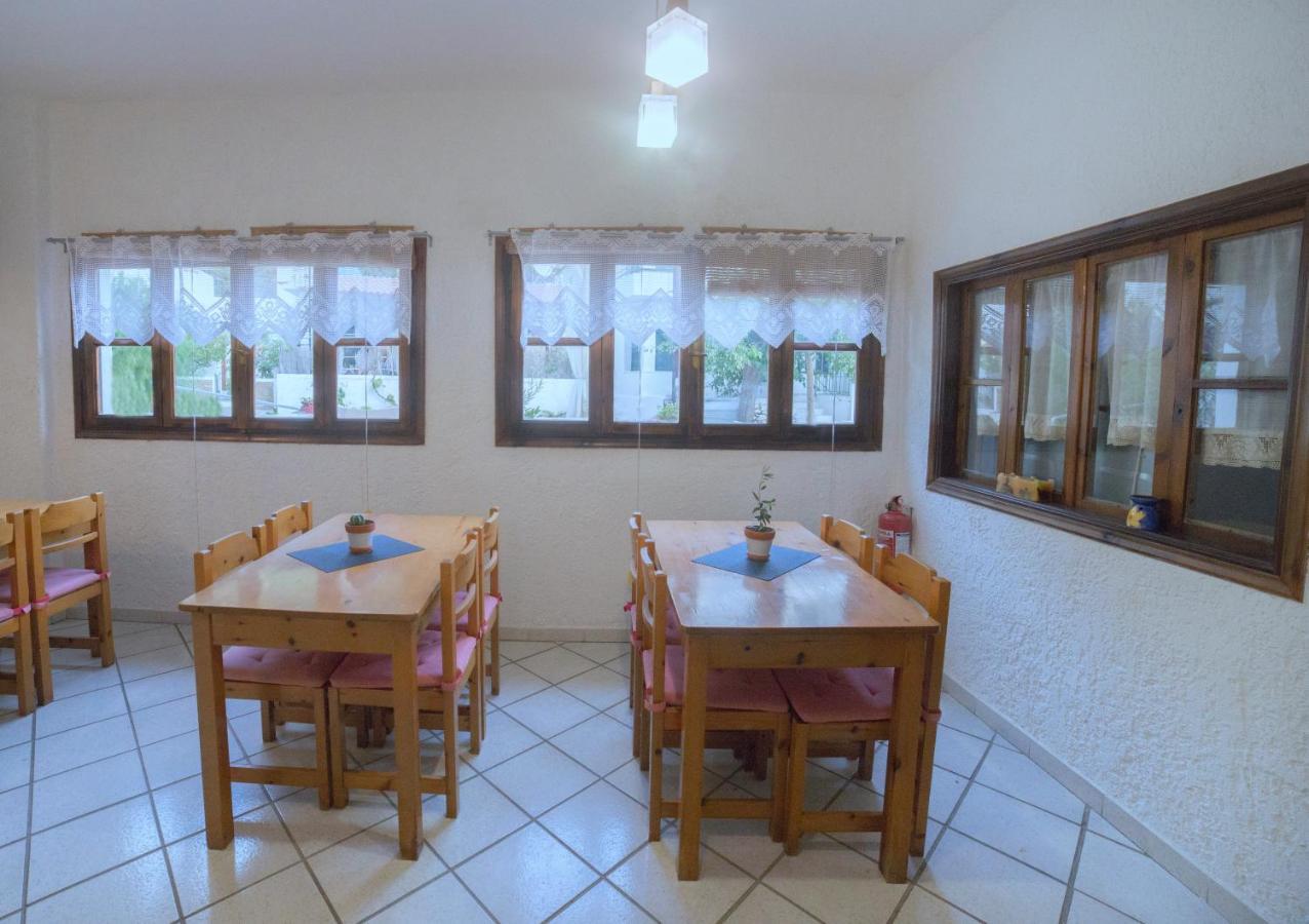 Ágios Kírykos Oinoi Hotel מראה חיצוני תמונה